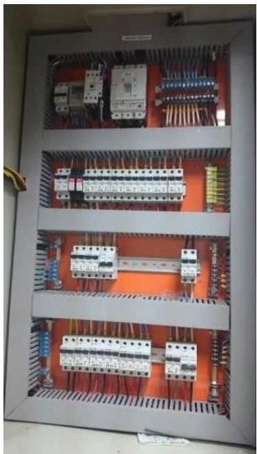 Instalación de tablero trifásico